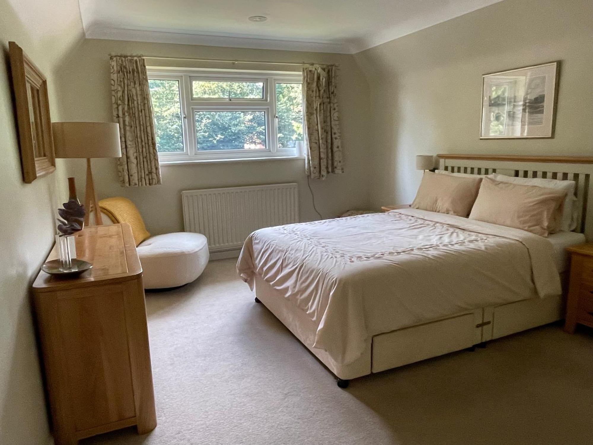Charming Bournemouth House With Beautiful Spacious Gardens, 5 Min Drive To Beaches, Free Parking For 2-3 Cars Экстерьер фото