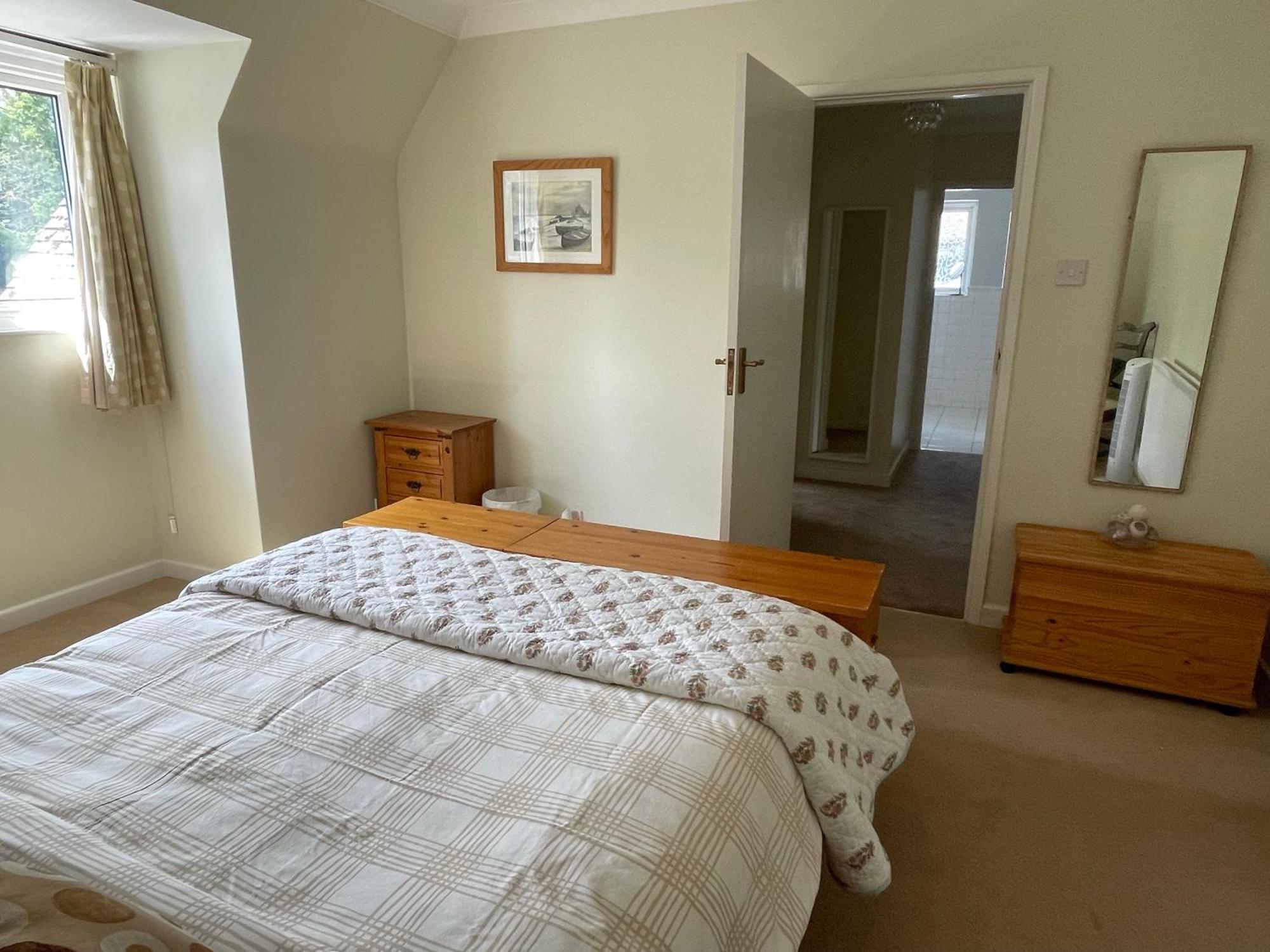 Charming Bournemouth House With Beautiful Spacious Gardens, 5 Min Drive To Beaches, Free Parking For 2-3 Cars Экстерьер фото