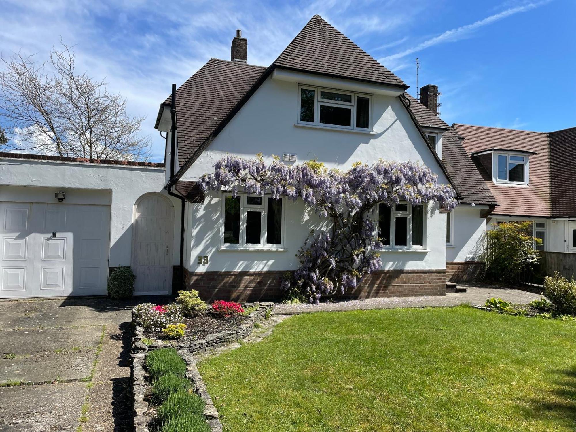 Charming Bournemouth House With Beautiful Spacious Gardens, 5 Min Drive To Beaches, Free Parking For 2-3 Cars Экстерьер фото