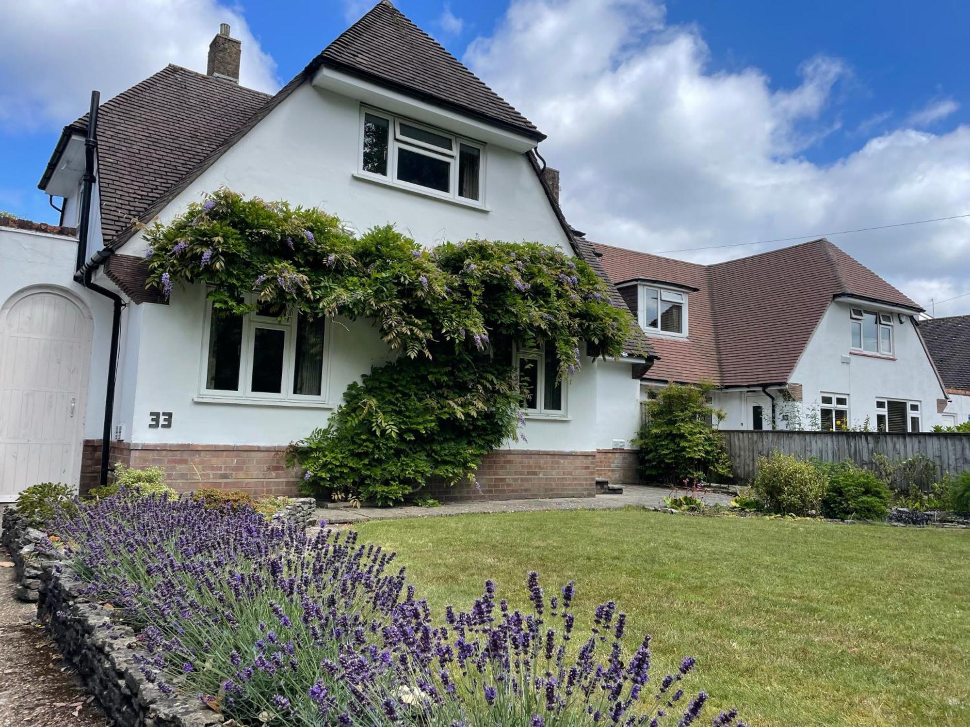 Charming Bournemouth House With Beautiful Spacious Gardens, 5 Min Drive To Beaches, Free Parking For 2-3 Cars Экстерьер фото